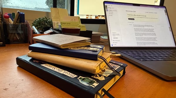 Hoe AI me helpt om mijn boek te structureren (zonder het voor me te schrijven)